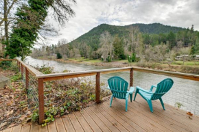 Spacious Grants Pass Home with Hot Tub and Views!